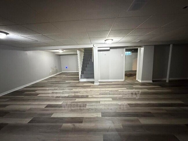 Building Photo - 1570 Mendell Dr