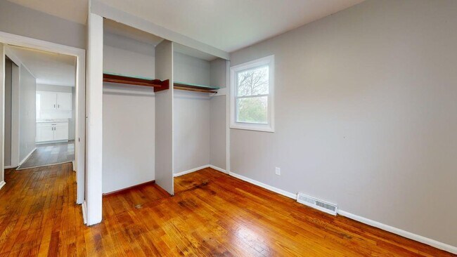 Building Photo - Renovated 3-Bedroom House in Cleveland!