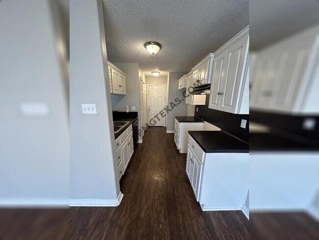 Building Photo - 16 War Eagle Dr