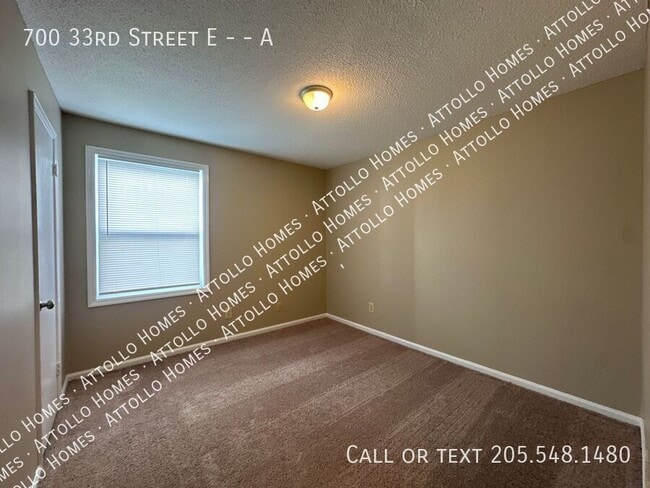 Building Photo - 700 E 33rd St