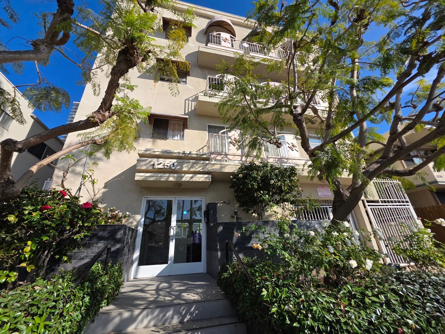 Building Photo - 1250 S Westgate Ave