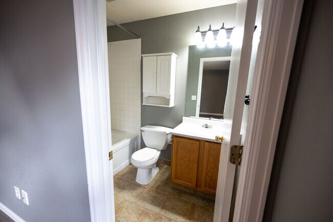 Building Photo - 350 Plowman Ct