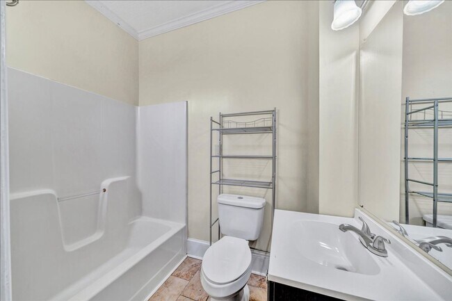 Building Photo - Charming Downtown Macon Home Near Mercer University