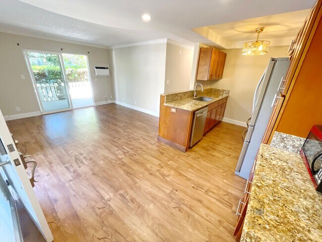 Building Photo - Elegantly Updated Unfurnished Kihei Villages 2 bedroom 1.5 Bathroom - One assigned parking stall