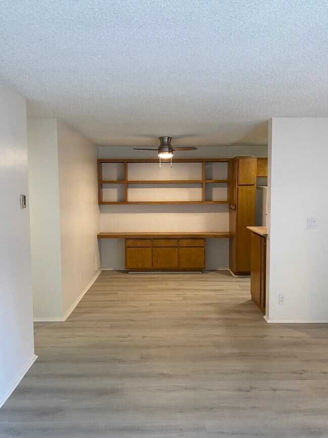 Dinning Room - 5300 Fairview Blvd