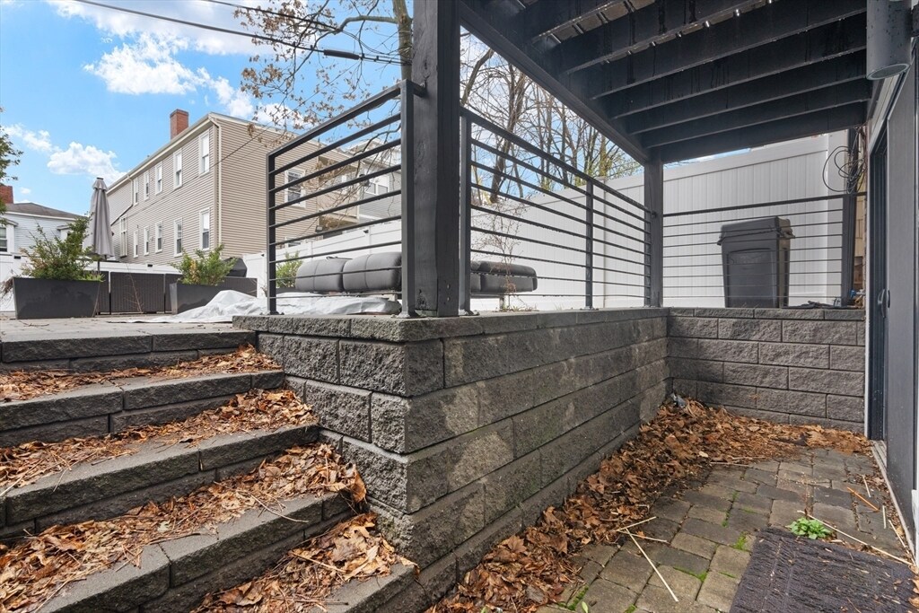 Building Photo - 143 Trenton St
