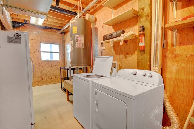 Building Photo - Seasonal Rental: Total Relaxation with Sou...