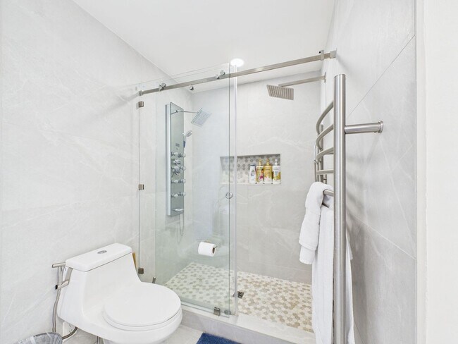 Building Photo - 3325 Brunell Dr