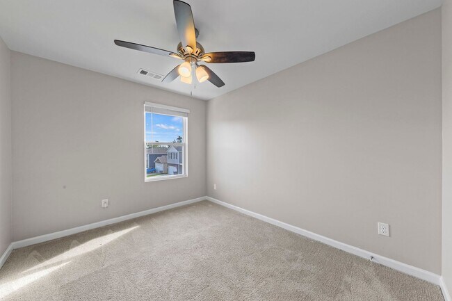 Building Photo - 155 Champions Ln
