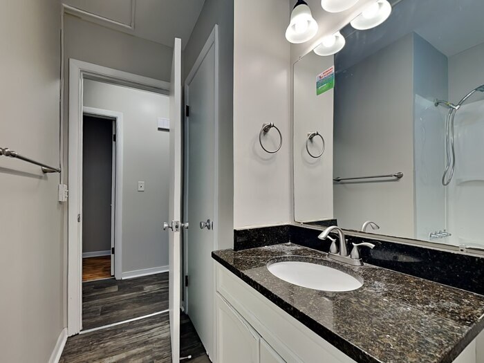 Building Photo - 1103 44th Ave NE