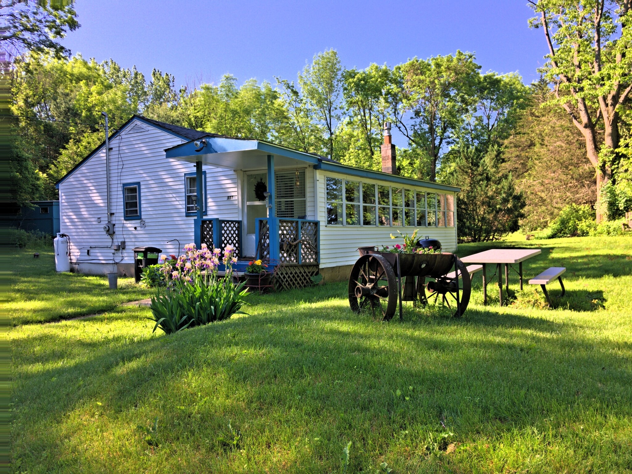 Front of the Cottage - 111 Causeway Rd