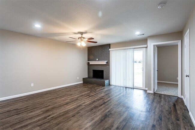 Building Photo - 10541 Cradlerock Dr