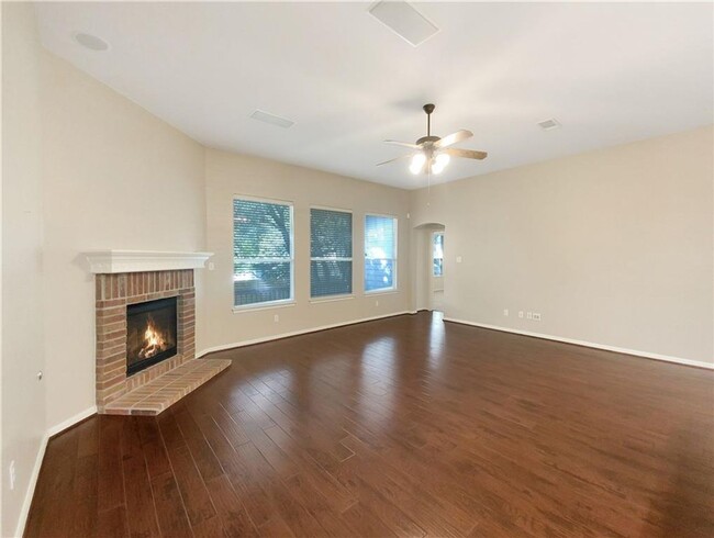 Building Photo - Spacious Round Rock Home