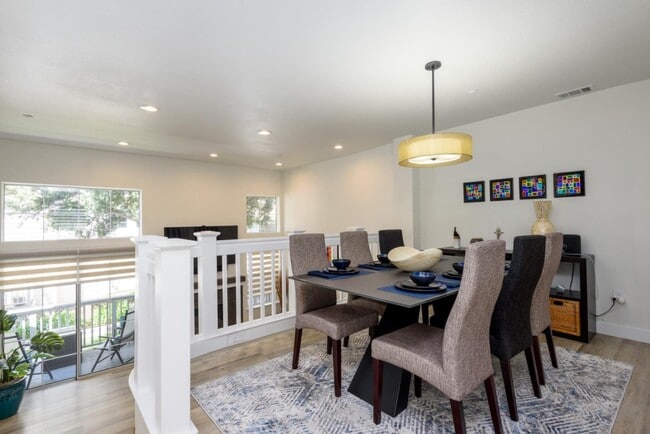 Building Photo - 1 Passage Ln