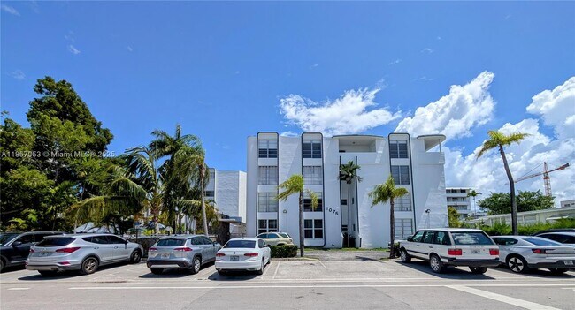 Primary Photo - 1075 93rd St