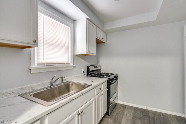 Building Photo - 9809 Way Ave