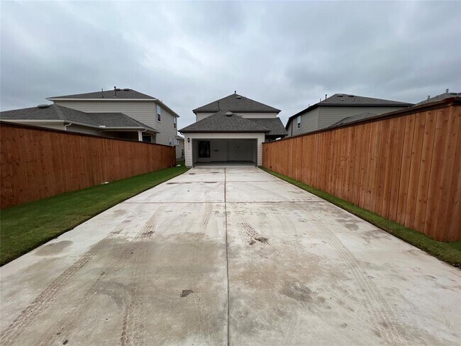 Building Photo - 204 Doodle Ln