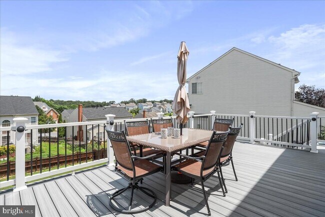 Building Photo - 319 Morlyn Dr