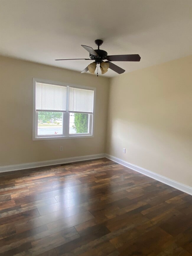 Building Photo - 18 Boulder Dr