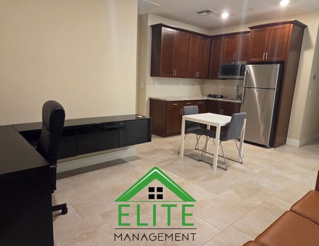 Building Photo - Next-Gen Suite