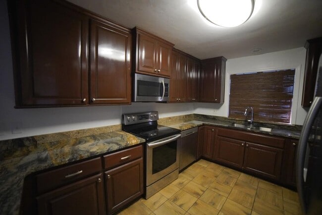 Building Photo - 3384 Barrow Hill Trail