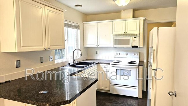 Building Photo - 6709 NE 55th St