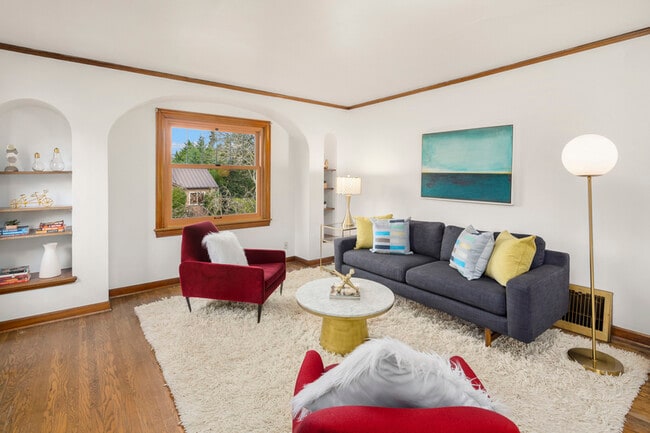 Building Photo - 711 N 68th St