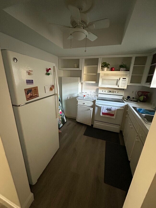 Building Photo - 2540 Boundbrook Blvd