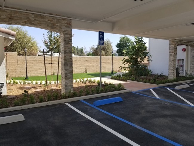 Common Area/Parking - Apricot Townhomes