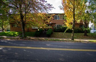 Building Photo - Irvington 1Bdr w/Patio Ready Late October!