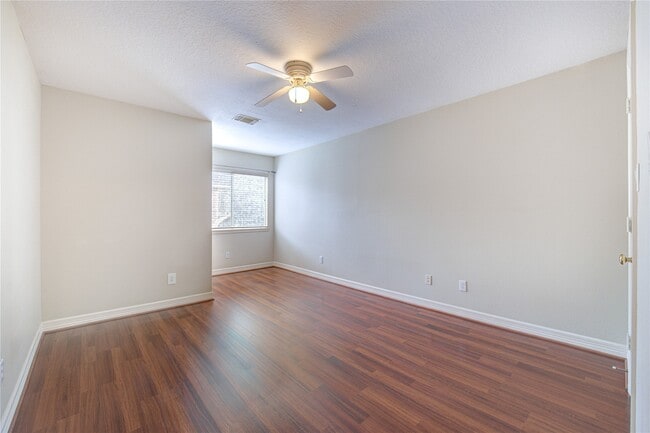 Building Photo - 2915 Monet Dr