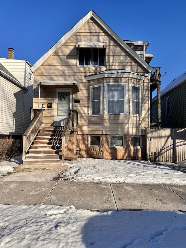 Building Photo - 4215 S Washtenaw Ave