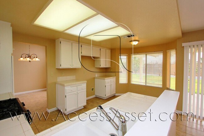 Building Photo - Beautiful 4 Bed/3 Bath Home In Murrieta!
