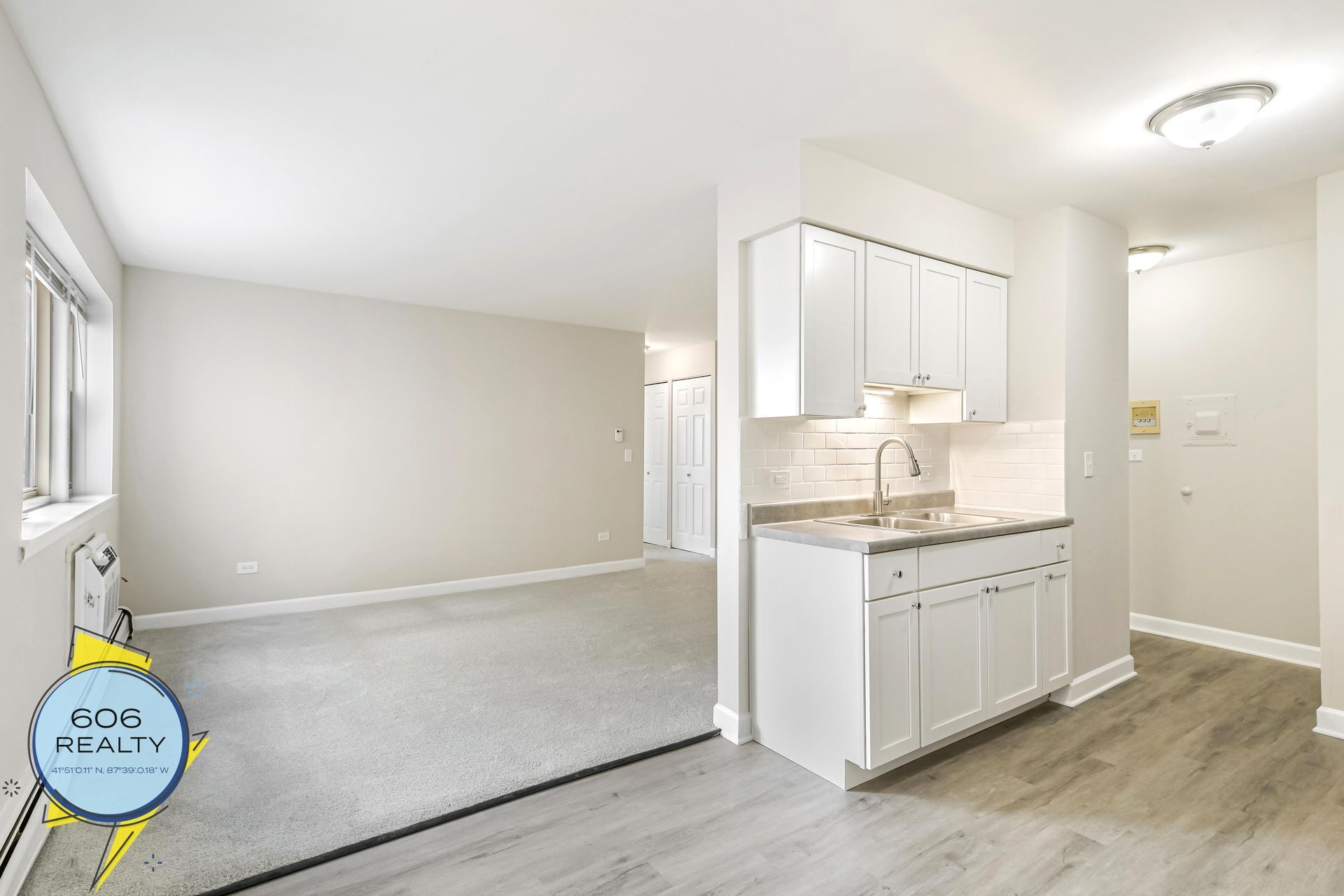 Building Photo - 3001 N Thatcher Ave