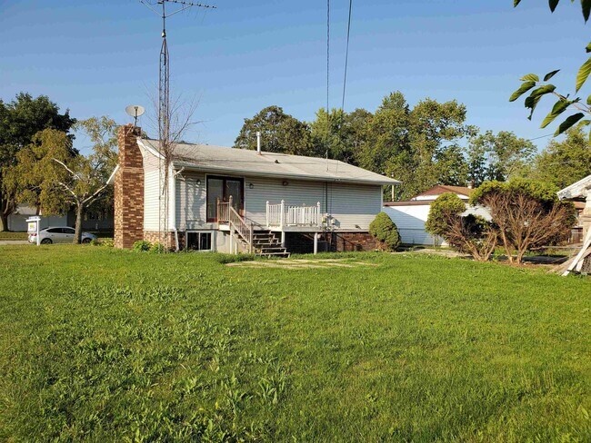 Building Photo - 9225 Carol Ann Dr