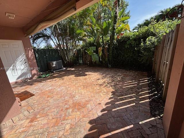 Building Photo - 6865 SW 164th Ct