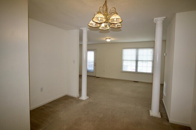 Building Photo - 103 Mabel Ln