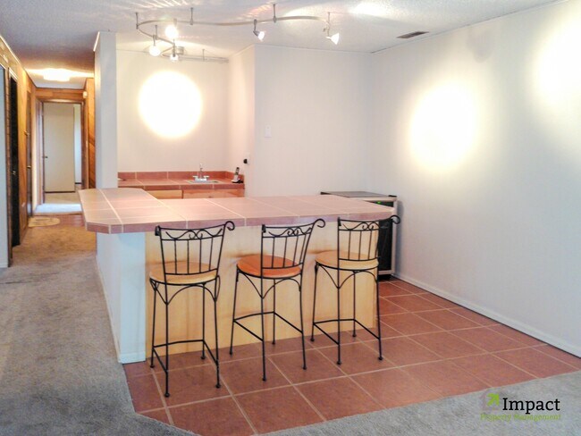Building Photo - 5005 Sunbird Cliffs Dr