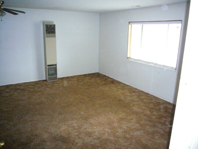 Building Photo - 421 N 800 W