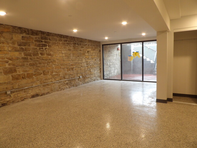 Building Photo - 1026 S State St