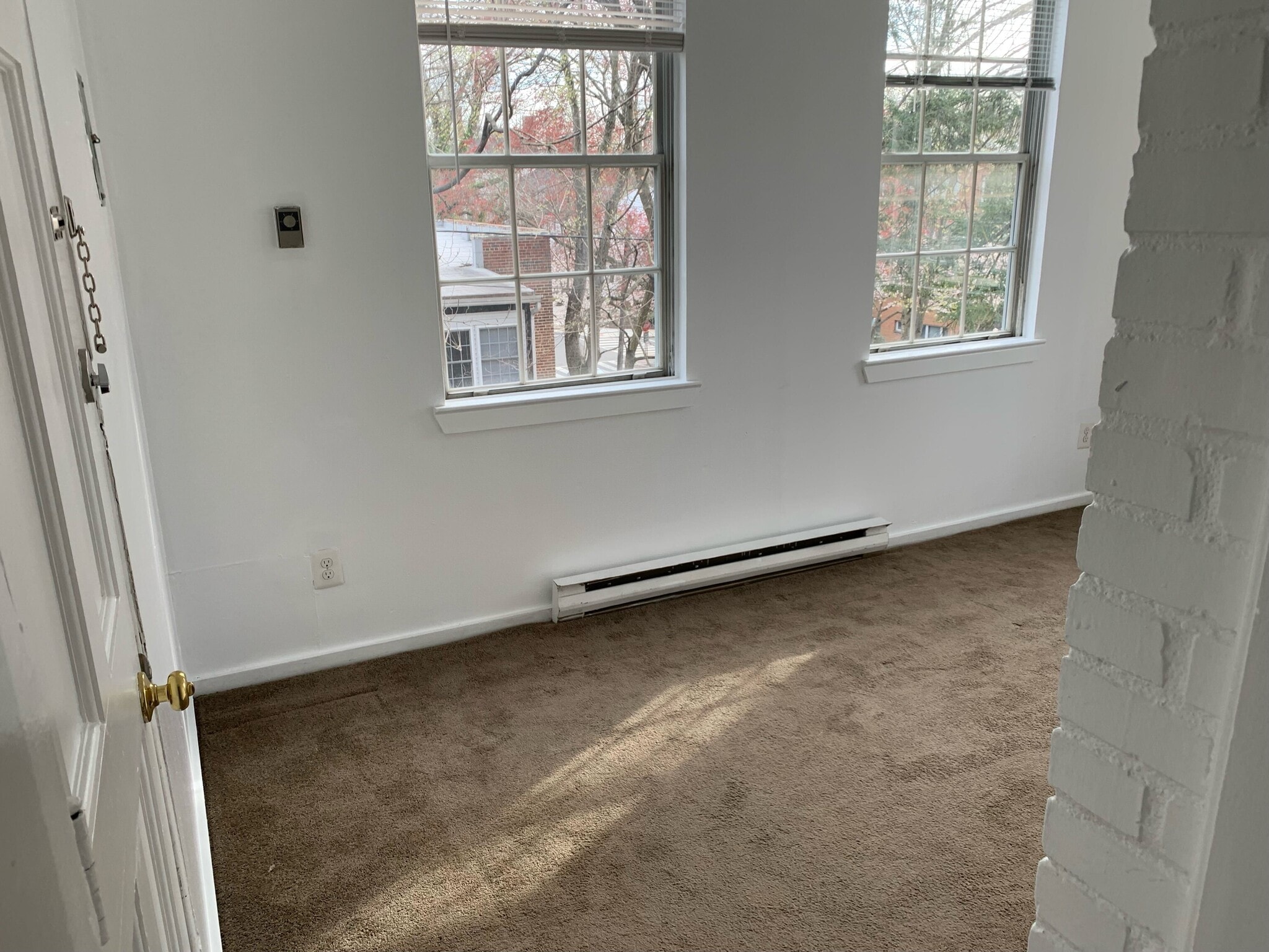 Building Photo - 4034 Calvert St NW