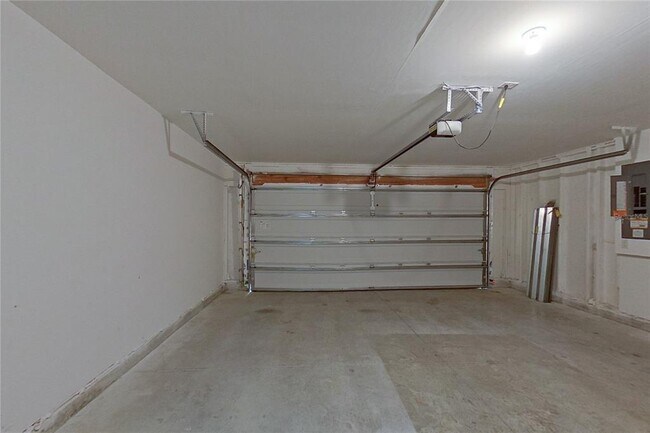 Building Photo - 2920 NE 2nd Ave