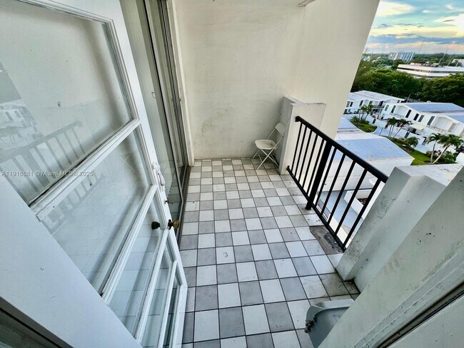 Building Photo - 2750 NE 183rd St