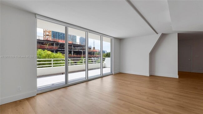 Building Photo - 555 NE 34th St