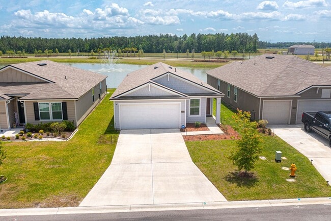 Building Photo - Almost new 3 bed 2 bath home