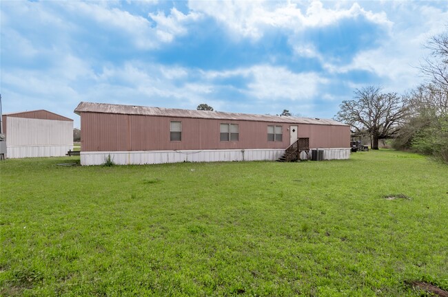 Building Photo - 1345 FM 405