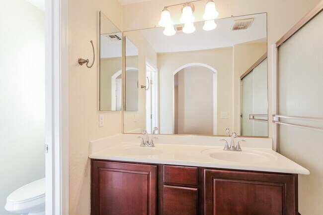 Building Photo - 2519 N 148th Dr