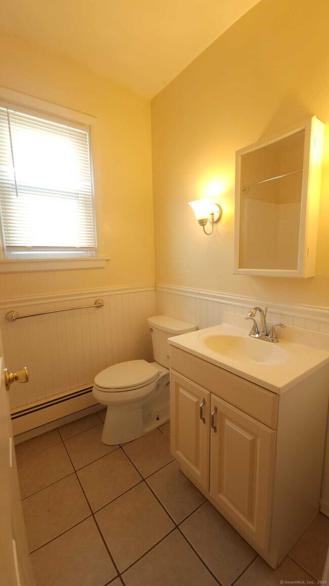 Building Photo - 33 Trowel St