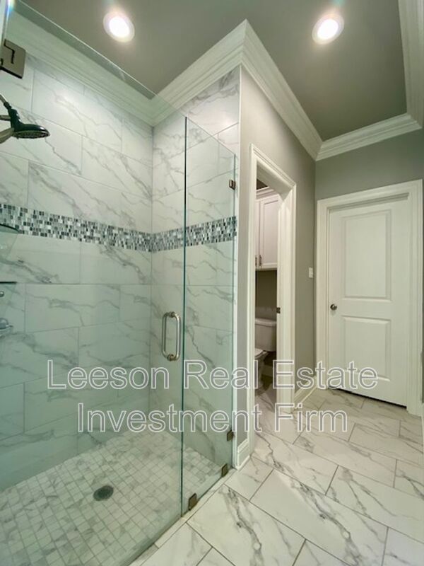 Building Photo - 2076 Highpoint Pl