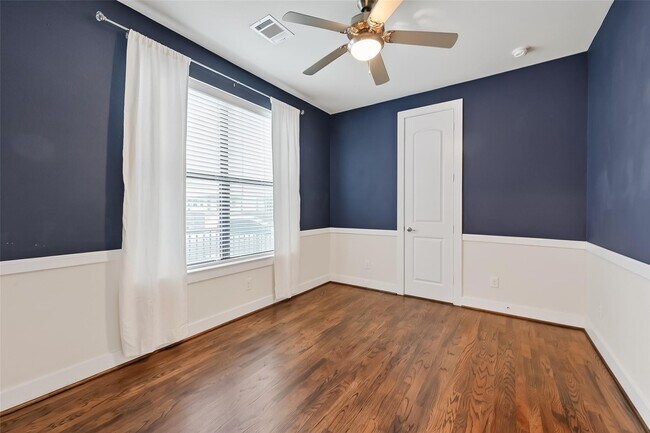 Building Photo - 1508 Beall St